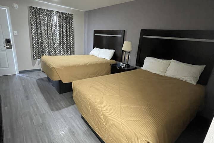 Room 6 of 11